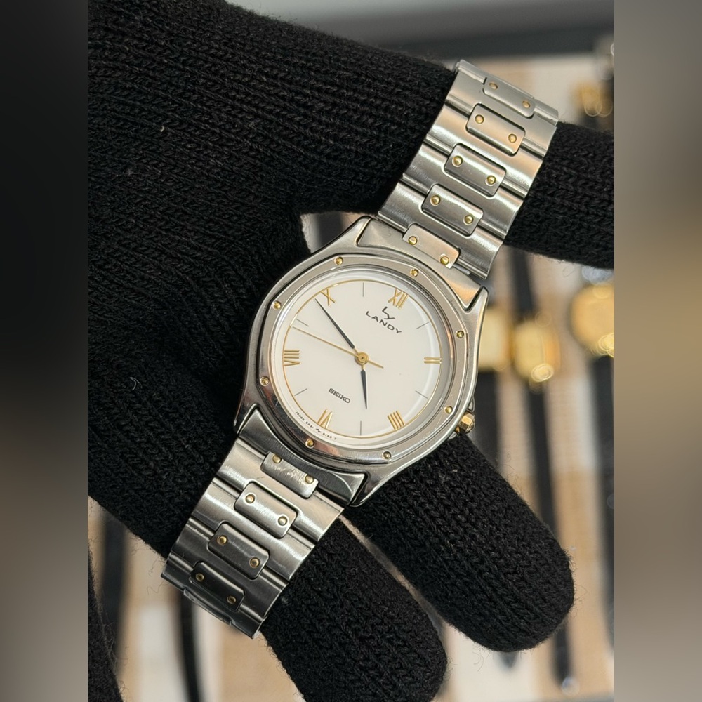 Vintage 1987 Seiko Quartz Landy [Roman Dial] 5P31-6130 Watch
Very Good Condition - Picture 3 of 8